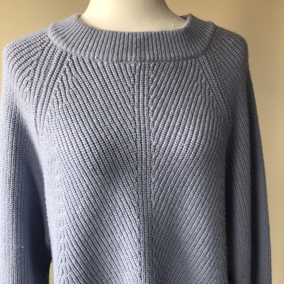 all : row light blue sweater in very good used condition. 🍀 - Picture 2 of 9